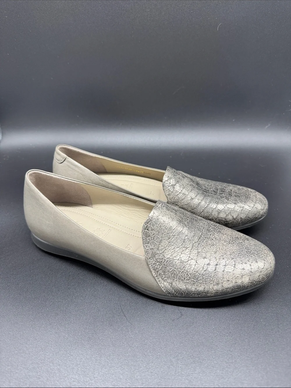 Ecco Grey Snake-Embossed Toe Cap Slip-On Touch Ballerina  Flats Sz 37 (US 6-6.5)